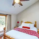 Hodge Podge Lodge